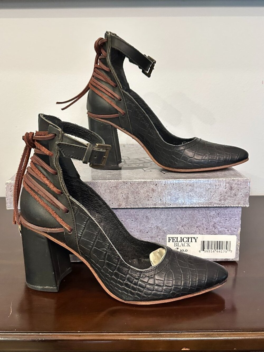 Freebird Jillian Heels Size 11 Black Croc Embossed Leather Lace Up EUC Box
